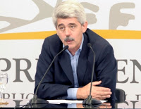 Uruguay's Labor Minister, Eduardo Brenta at a press conference